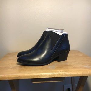 Simply Vera Wang Simply Stretch (Black) Size 7 Women Snake skin